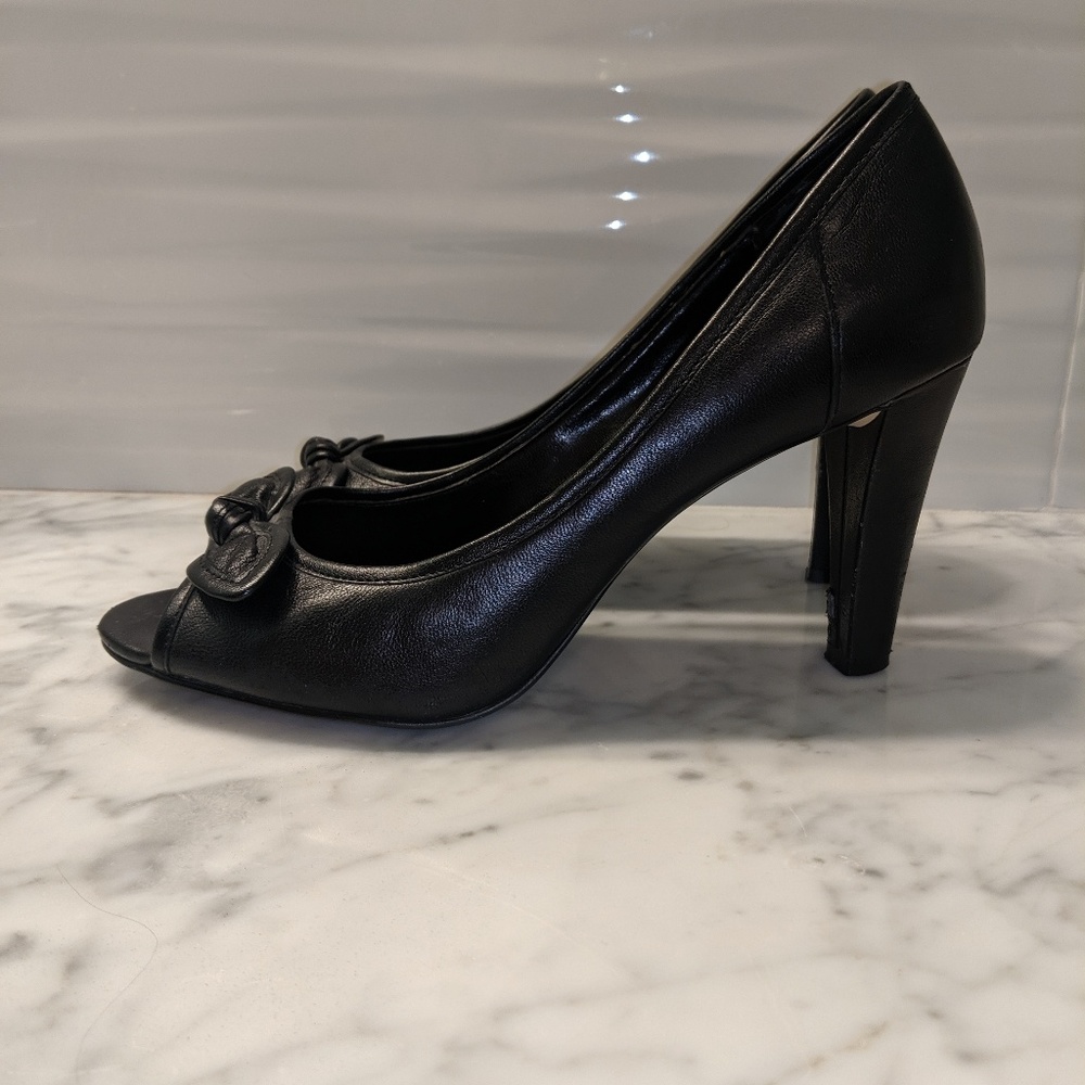 Anne Klein peep toe heel
